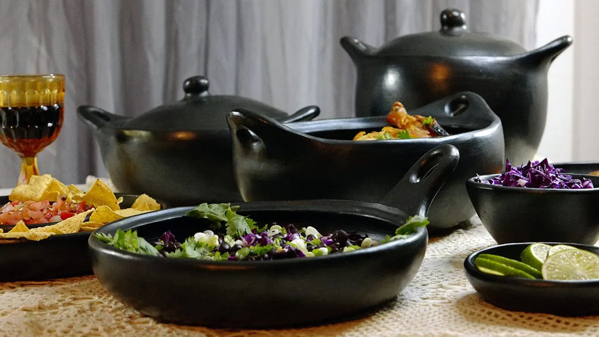 Authentic Chamba Covered Oval Roaster--Elegant. All-Natural Black Clay Casserole for Braising. Roasting. Baking and Serving Chicken. Roasts and More- Stovetop & Oven Safe  Handmade in Colombia