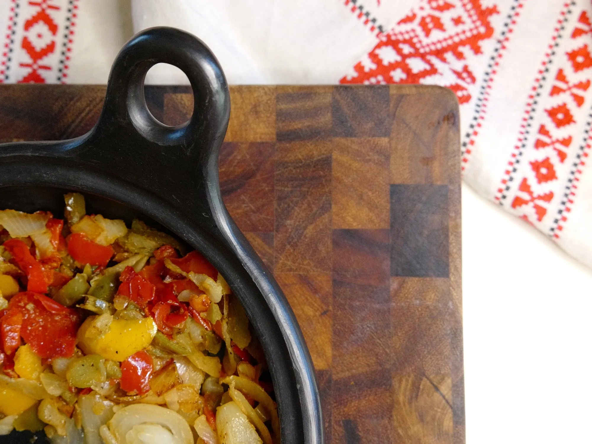 Authentic Chamba Saute Pan - All-Natural Black Clay Frying Pan - Stovetop & Oven Safe  Handmade in Colombia