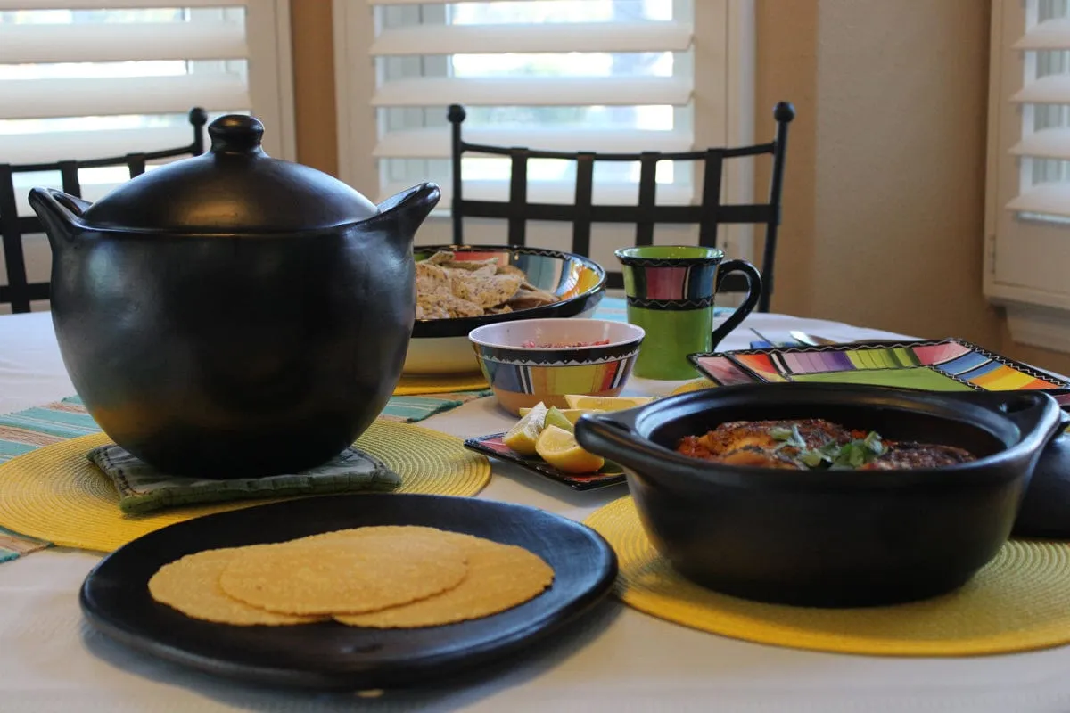 Authentic Chamba Soup & Bean Pot - Elegant. All-Natural Black Clay Pot with Cover for Slow. Even Cooking - Stovetop & Oven Safe - Handmade in Colombia