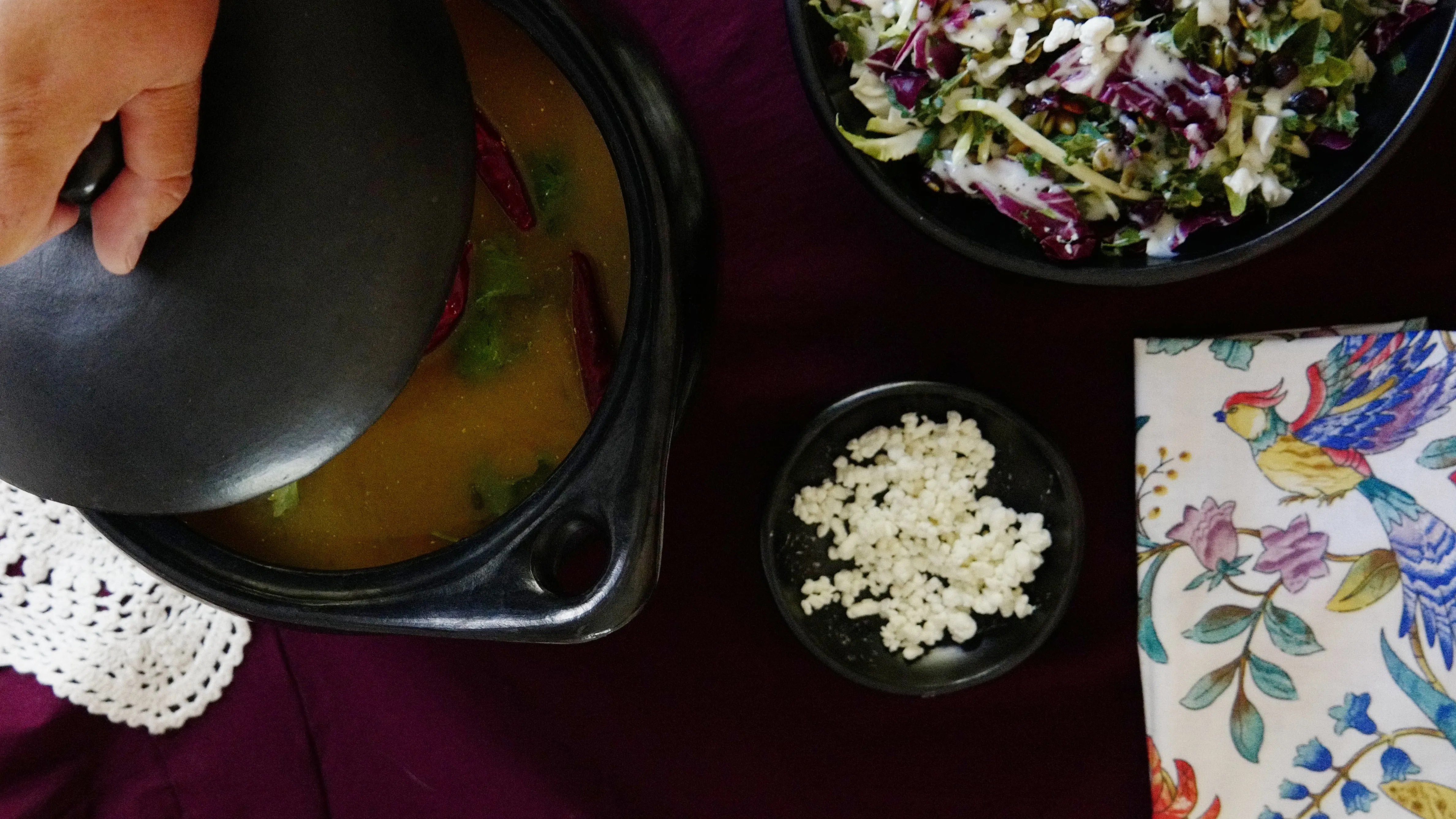 Authentic Chamba Soup & Bean Pot - Elegant. All-Natural Black Clay Pot with Cover for Slow. Even Cooking - Stovetop & Oven Safe - Handmade in Colombia