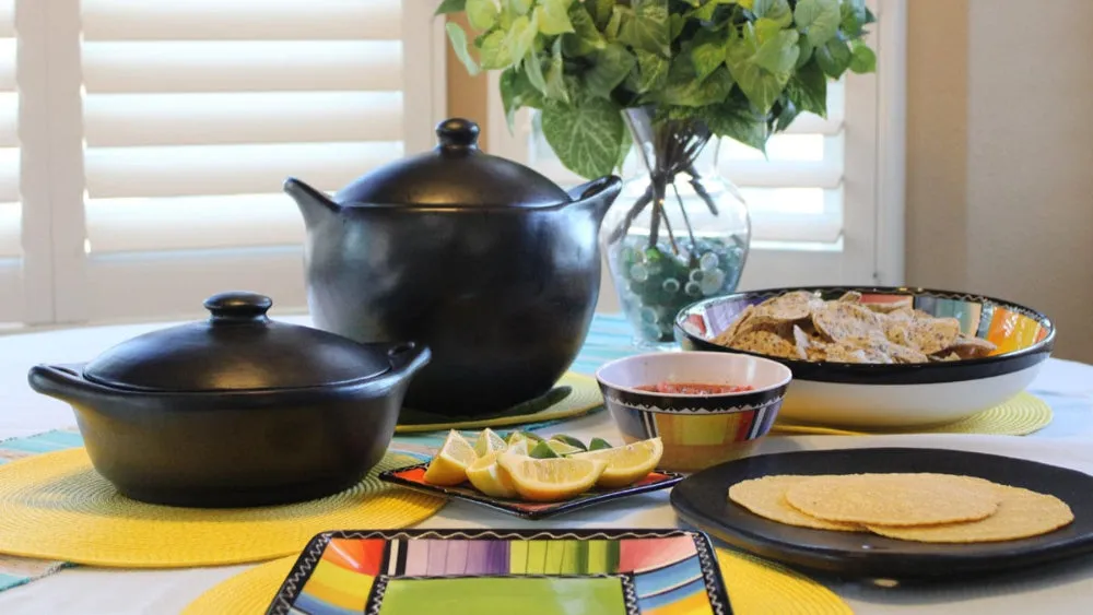 Authentic Chamba Soup & Bean Pot - Elegant. All-Natural Black Clay Pot with Cover for Slow. Even Cooking - Stovetop & Oven Safe - Handmade in Colombia