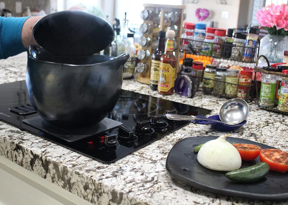Authentic Chamba Soup & Bean Pot - Elegant. All-Natural Black Clay Pot with Cover for Slow. Even Cooking - Stovetop & Oven Safe - Handmade in Colombia