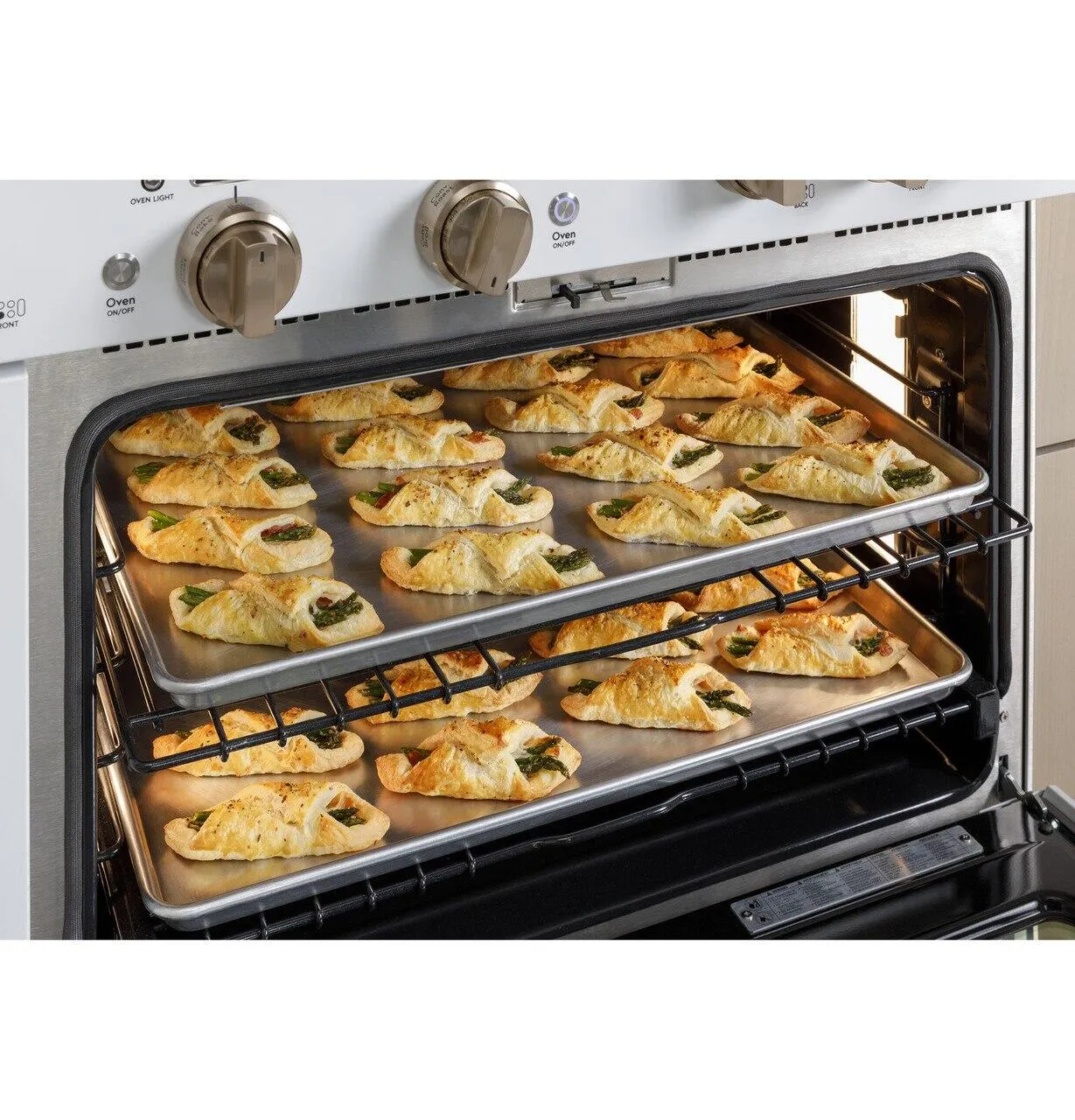 Cafe C2Y486P2TS1 Caf&#8482; 48 Smart Dual-Fuel Commercial-Style Range With 6 Burners And Griddle (Natural Gas)