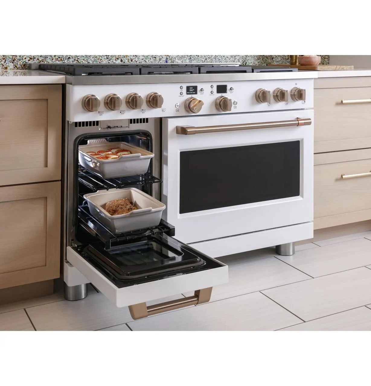 Cafe C2Y486P4TW2 Caf&#8482; 48 Smart Dual-Fuel Commercial-Style Range With 6 Burners And Griddle (Natural Gas)
