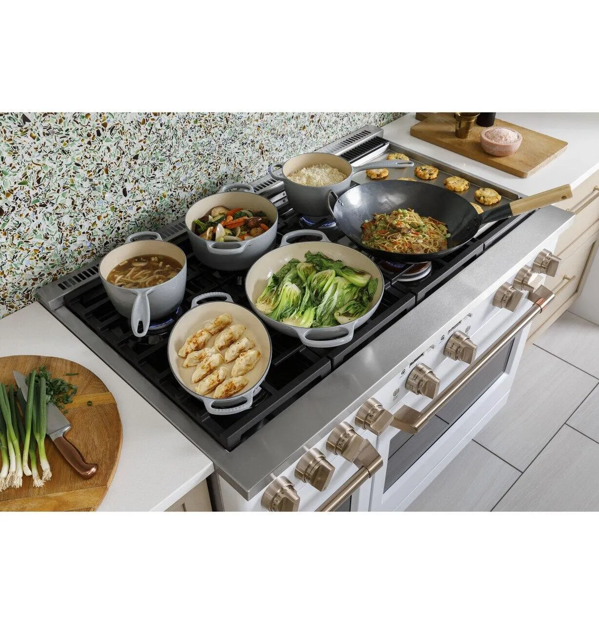 Cafe C2Y486P4TW2 Caf&#8482; 48 Smart Dual-Fuel Commercial-Style Range With 6 Burners And Griddle (Natural Gas)