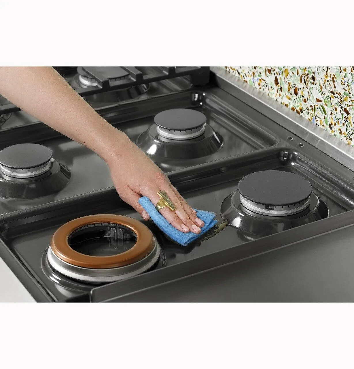 Cafe CGU486P2TS1 Caf&#8482; 48 Commercial-Style Gas Rangetop With 6 Burners And Integrated Griddle (Natural Gas)