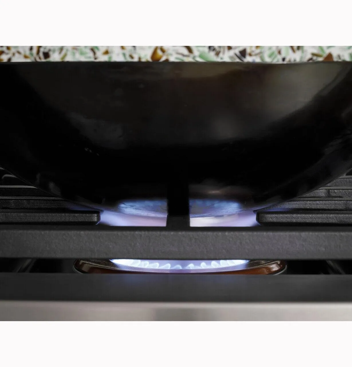 Cafe CGU486P2TS1 Caf&#8482; 48 Commercial-Style Gas Rangetop With 6 Burners And Integrated Griddle (Natural Gas)