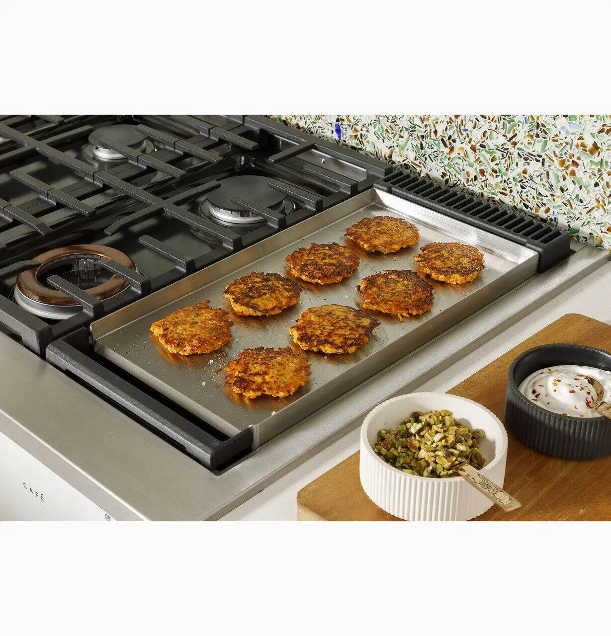 Cafe CGU486P2TS1 Caf&#8482; 48 Commercial-Style Gas Rangetop With 6 Burners And Integrated Griddle (Natural Gas)