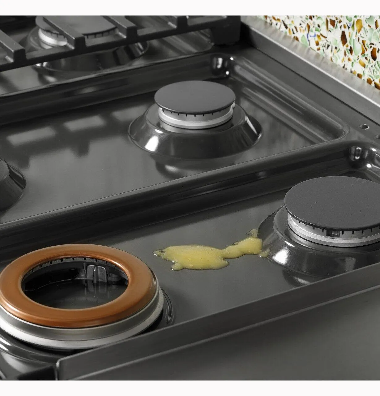 Cafe CGU486P3TD1 Caf&#8482; 48 Commercial-Style Gas Rangetop With 6 Burners And Integrated Griddle (Natural Gas)