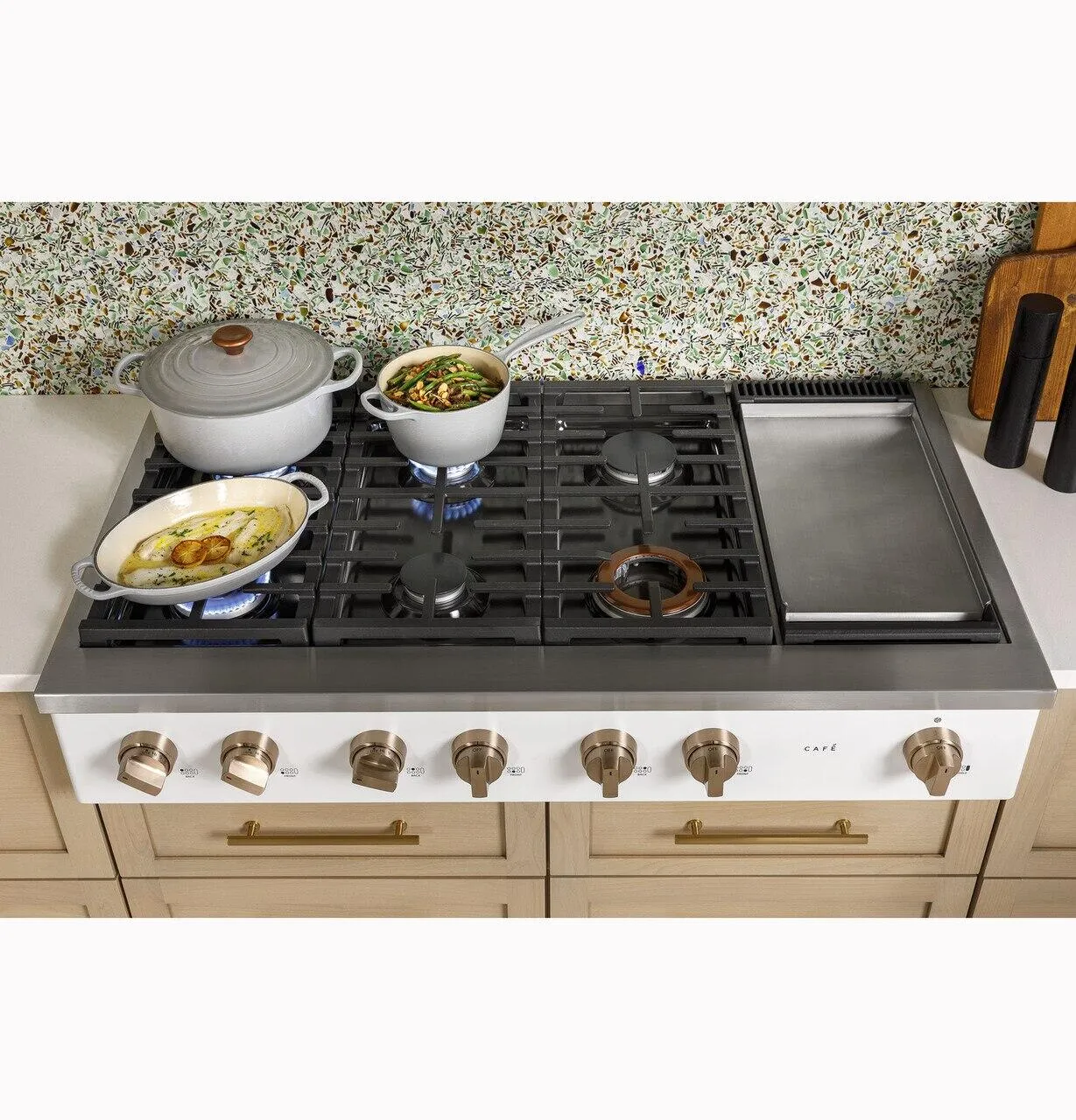 Cafe CGU486P4TW2 Caf&#8482; 48 Commercial-Style Gas Rangetop With 6 Burners And Integrated Griddle (Natural Gas)