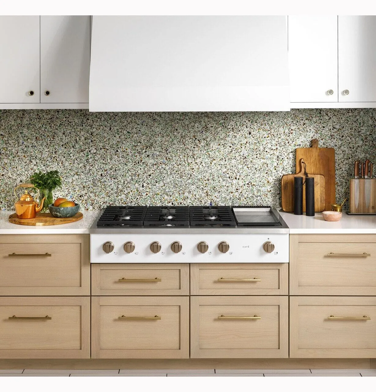 Cafe CGU486P4TW2 Caf&#8482; 48 Commercial-Style Gas Rangetop With 6 Burners And Integrated Griddle (Natural Gas)