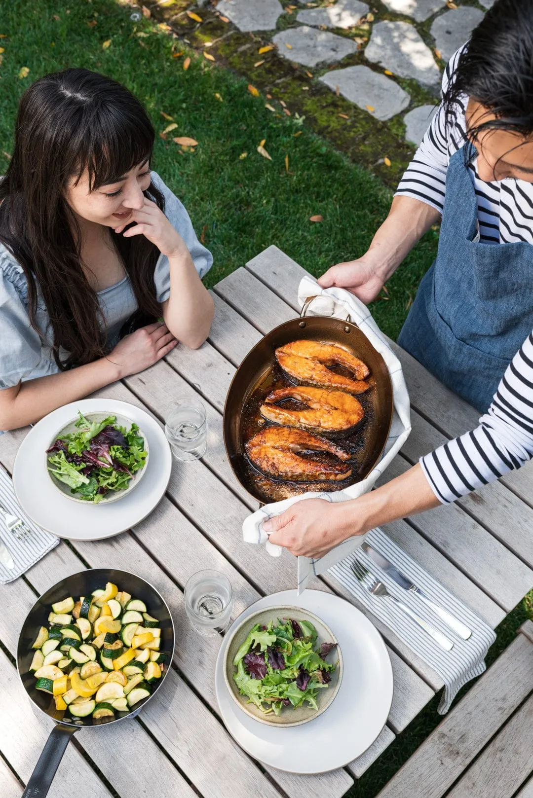 de Buyer Mineral B Carbon Steel Oval Roasting Pan