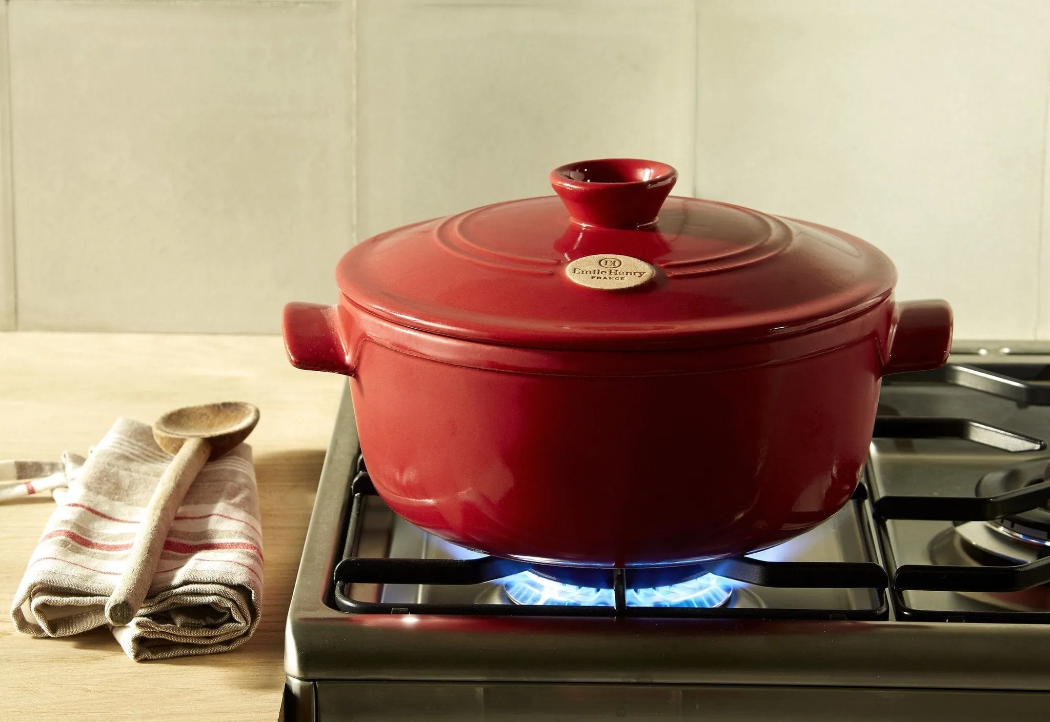 Emile Henry Flame Round Stewpot. Burgundy