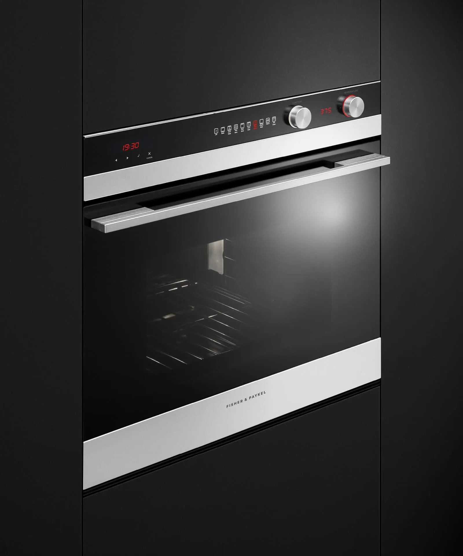 Fisher & Paykel OB30SCEPX3 30 Series 7 Contemporary Self-Cleaning Oven