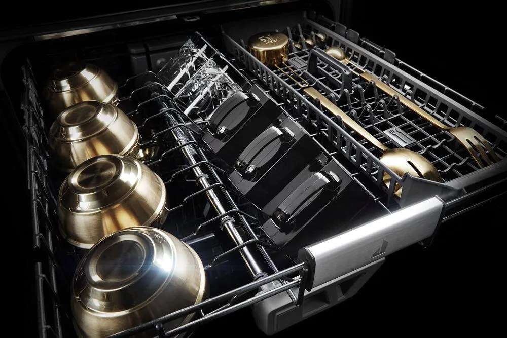 Jennair JDPSS246LL Rise&#8482; 24 Built-In Dishwasher. 38 Dba