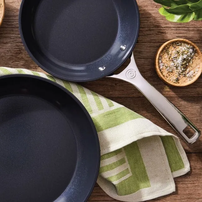 Le Creuset Essential Ceramic Non-Stick Fry Pan
