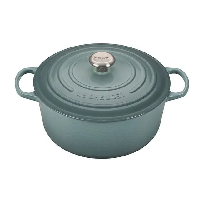 Le Creuset Round Dutch Oven. 7.25 Qt.