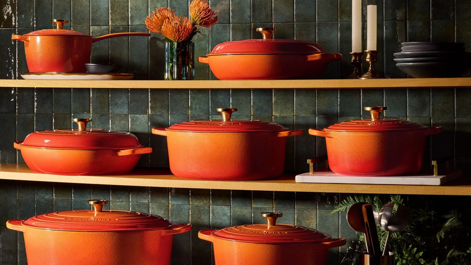 Le Creuset Signature Round Braiser with Crucible Knob - 5 Quart - Flamme Dore - Limited Edition