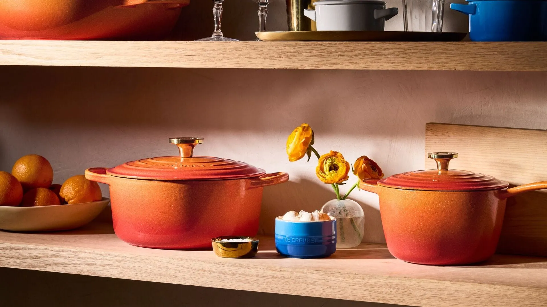 Le Creuset Signature Round Oven with Crucible Knob - 4.5 Quart - Flamme Dore - Limited Edition