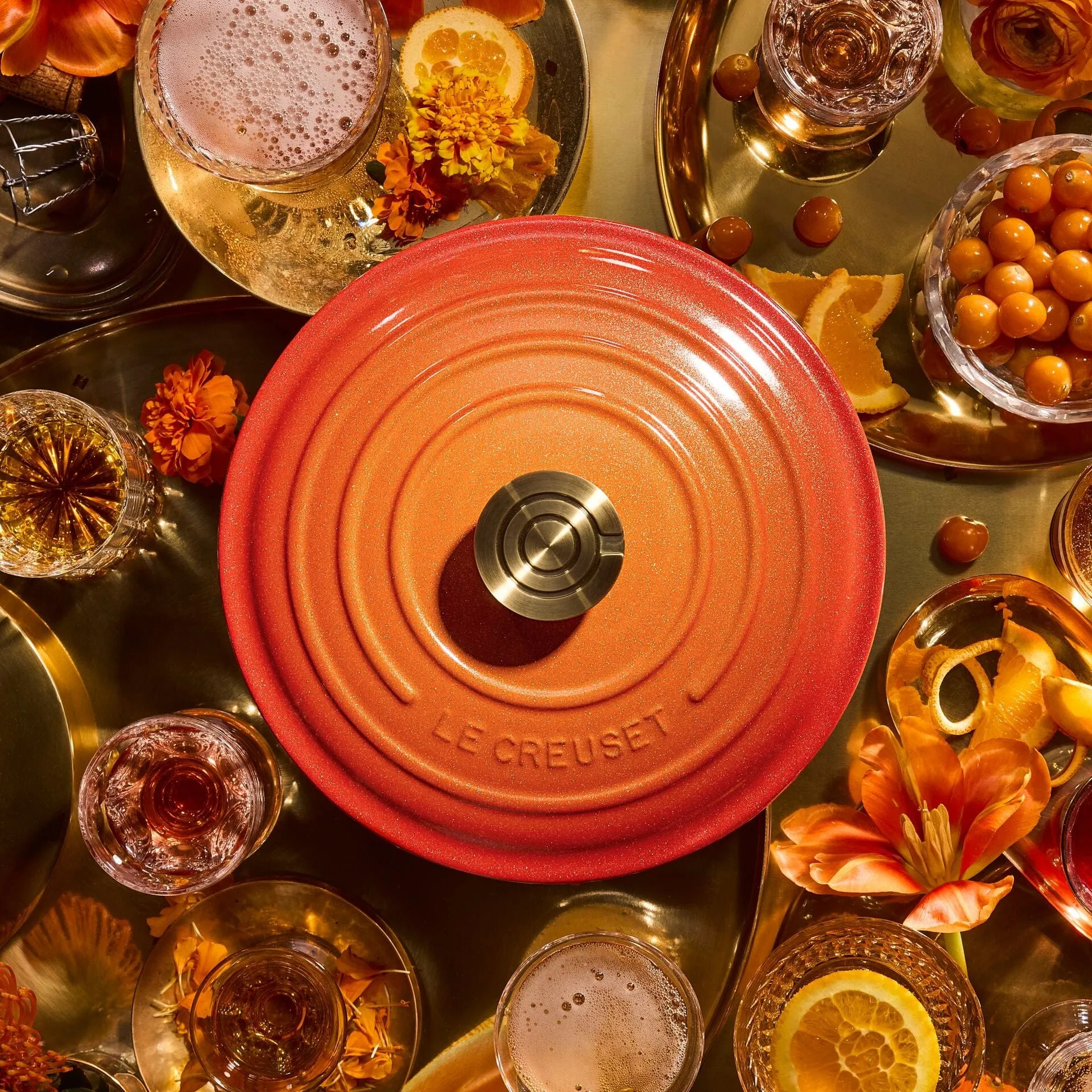 Le Creuset Signature Round Oven with Crucible Knob - 7.25 Quart - Flamme Dore - Limited Edition