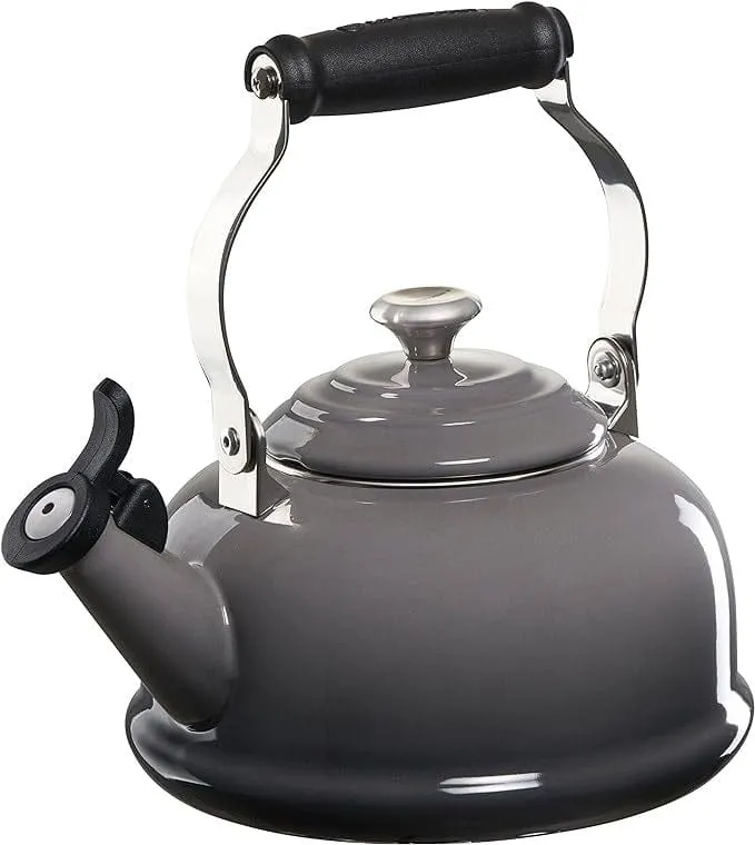 Le Creuset Whistling Kettle - 1.7 Quart - Stainless Steel Knob