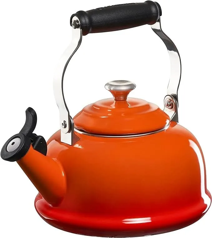 Le Creuset Whistling Kettle - 1.7 Quart - Stainless Steel Knob