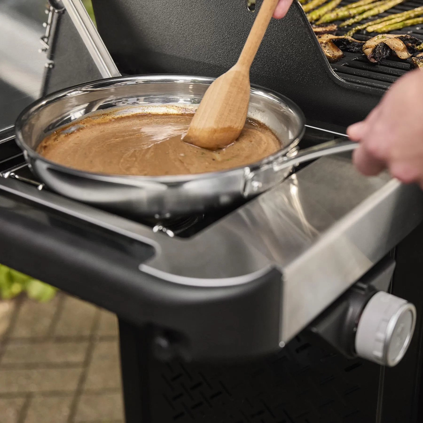 Weber 1500782 Spirit E-435 Gas Grill (Liquid Propane) - Black