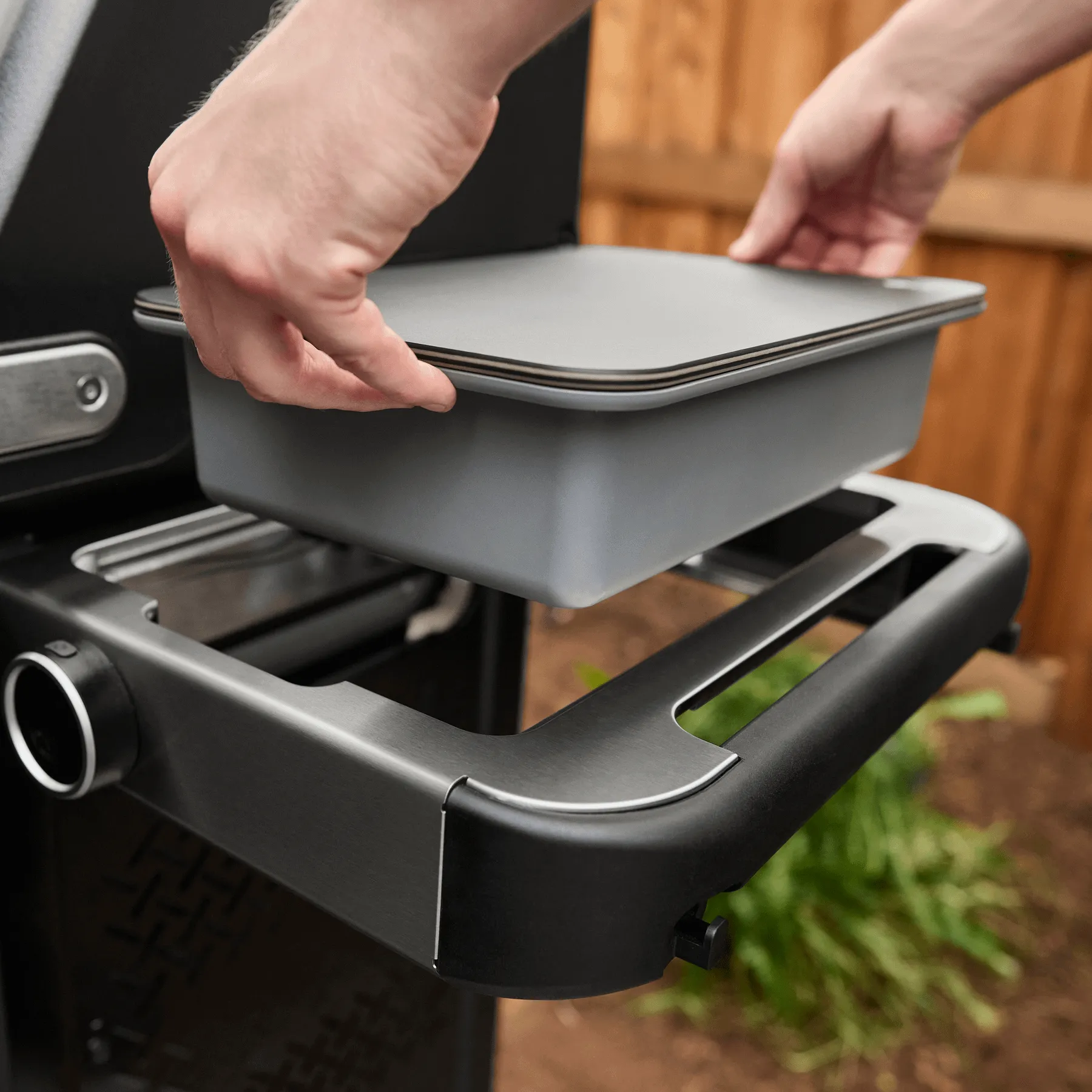 Weber 3400131 Weber Works&#8482; Basin With Cutting Board Lid